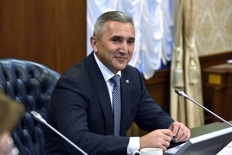 Александр Моор вручил благодарности победителям EuroSkills 2018 и их тренерам