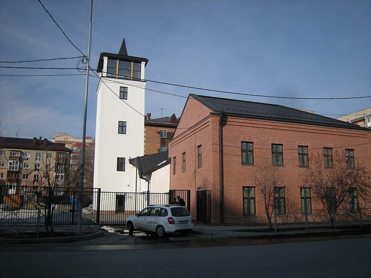 Бывшая пожарная часть на углу ул. Осипенко и Свердлова