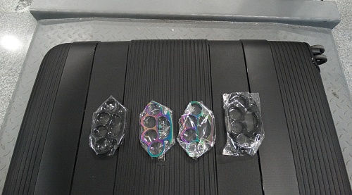 В аэропорту Рощино таможня изъяла у туриста опасные сувениры