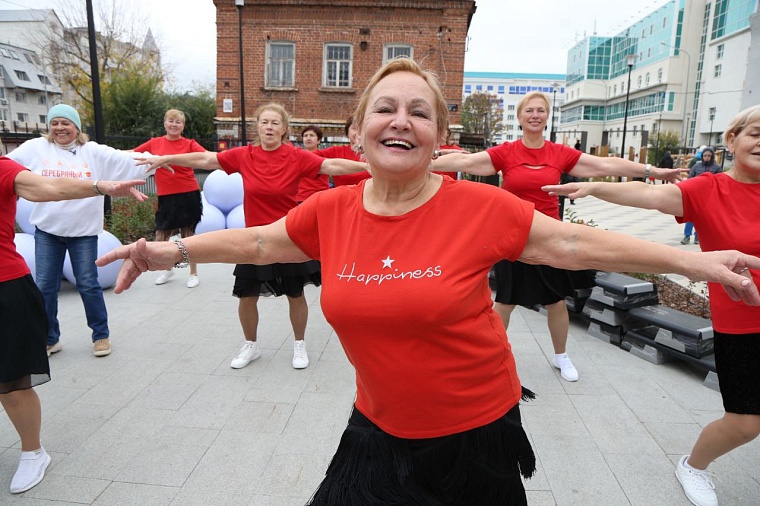 В Тюмени наградили серебряных добровольцев области