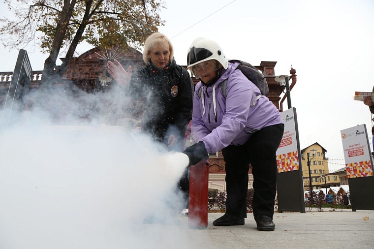 В Тюмени наградили серебряных добровольцев области