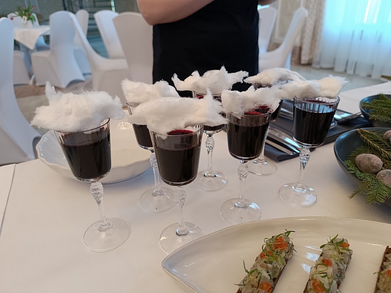 Мороженое из морошки, каша из кедровых орехов: чем удивил тюменский гастрофестиваль