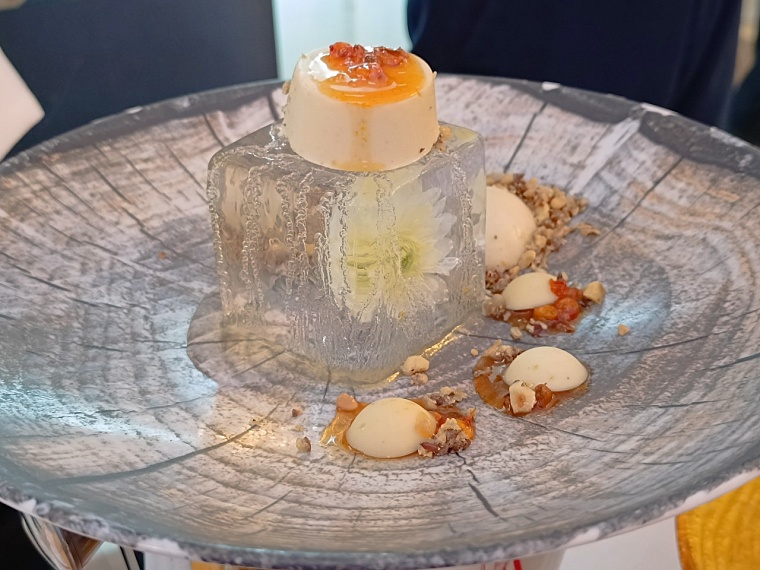 Мороженое из морошки, каша из кедровых орехов: чем удивил тюменский гастрофестиваль