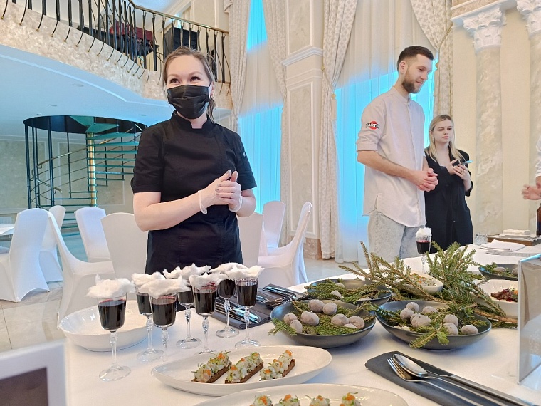 Мороженое из морошки, каша из кедровых орехов: чем удивил тюменский гастрофестиваль