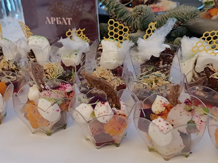 Мороженое из морошки, каша из кедровых орехов: чем удивил тюменский гастрофестиваль