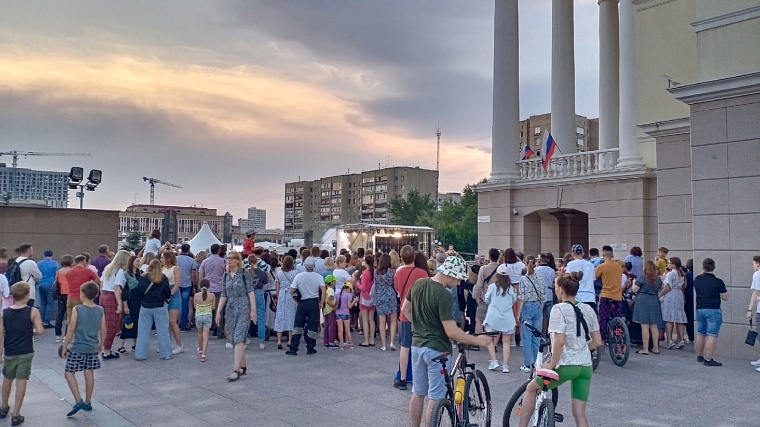 Тюменцы устроили столпотворение на концерте "Иванушки International"