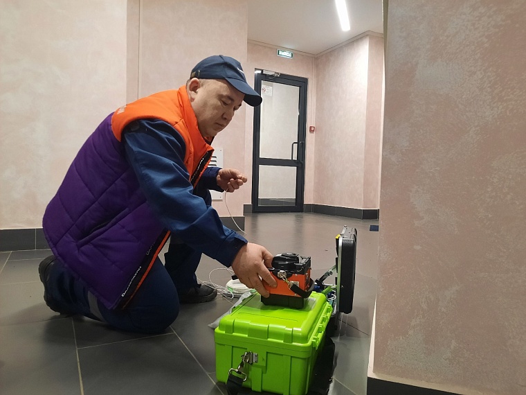 Сервир Хаматханов, инсталлятор 