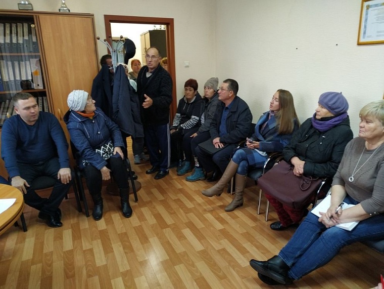 Жители Борков требуют вернуть автобусные остановки