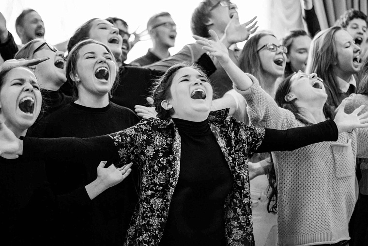 13-е "Живые лица" готовят подарки для самых активных зрителей