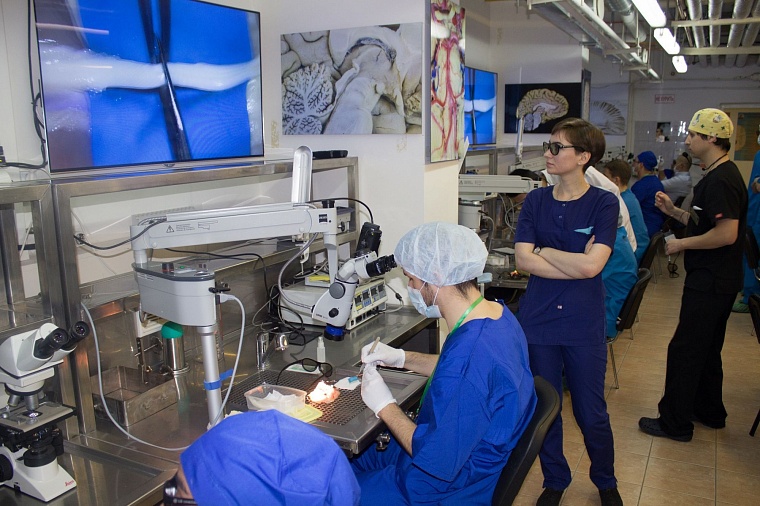 Федеральный центр нейрохирургии в Тюмени вызывает у семинаристов «больший аппетит» к своей профессии