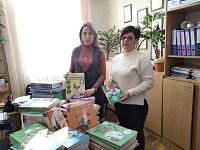 Воспитанники школы-интерната в ЛНР получили из Тюмени новые учебники