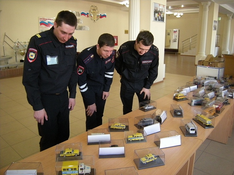 Уникальная выставка милицейских мини-моделей открылась в Тюмени