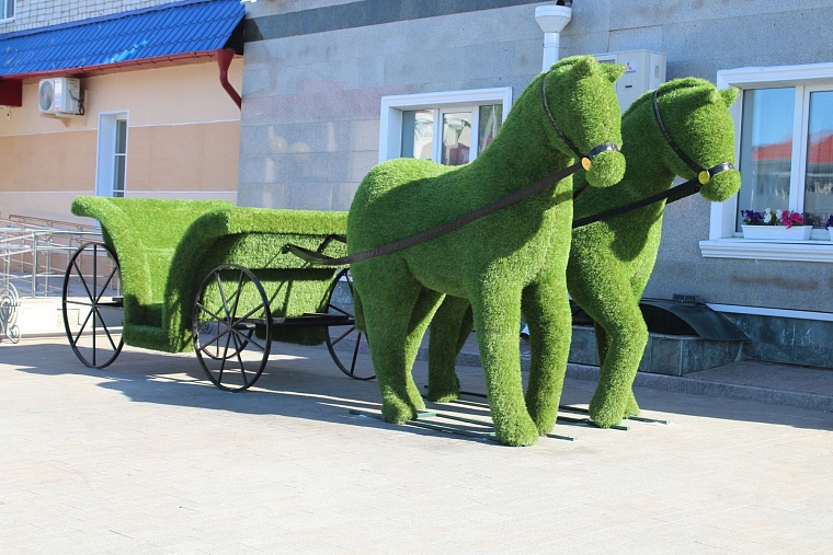 У ЗАГСа в Ишиме появился новый арт-объект
