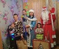 Ну и ну! Тюменскому школьнику с "Елки желаний" Дед Мороз подарил iPhone 6