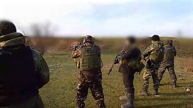 Александр Моор: Тюменским бойцам доставили спецоборудование и провели боевую подготовку