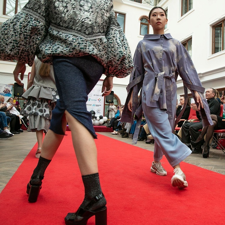 Афиша на уик-энд: квиз по искусству, йога в парке и этнические барабаны