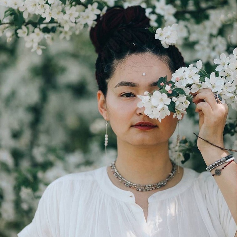 Афиша на уик-энд: квиз по искусству, йога в парке и этнические барабаны