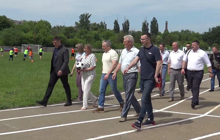 Александр Моор: На деньги тюменских предпринимателей мы установили площадку для воркаута в Краснодонском районе