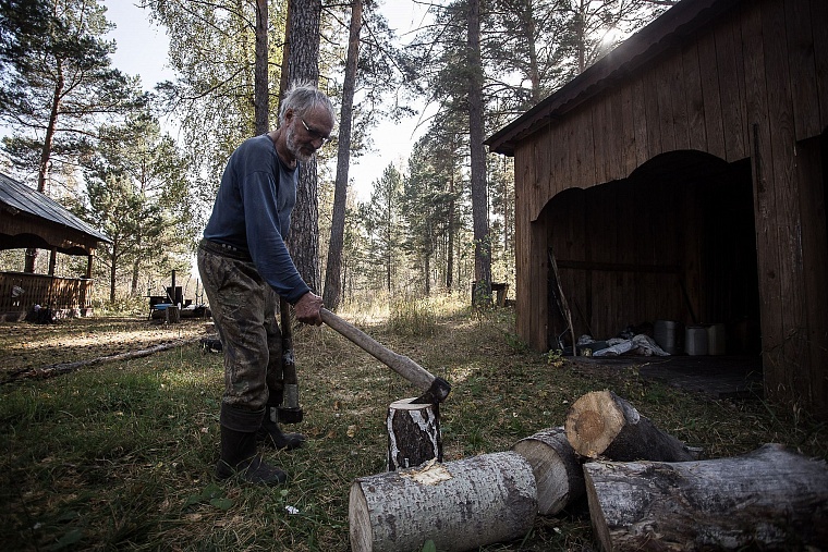 Сибирский отшельник: как тюменец почти 40 лет живет один в лесной глуши
