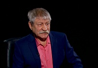 Анатолий Костров, главный редактор газеты «Тюменские известия», с 1979 г. корреспондент газеты «Нефтеюганский рабочий» (г. Нефтеюганск), позже работал в газетах «Северная вахта», «Слово нефтяника», «Когалымский рабочий»