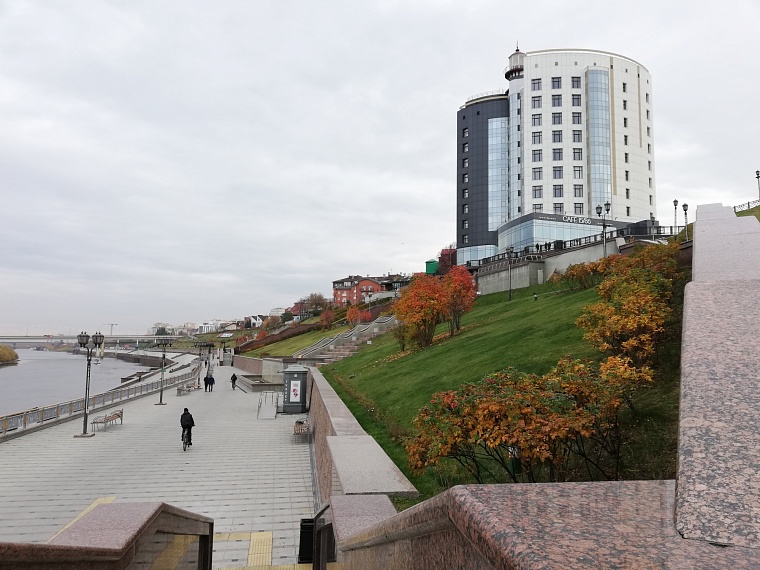 В Тюмени прогнозируют дожди и сильный ветер