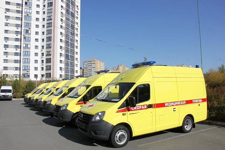 В Тюмени скорая помощь получила шесть новых автомобилей с уникальным аппаратом