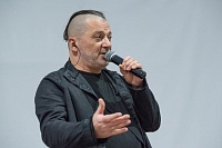 В Тюмени выступил лидер рок-группы «Агата Кристи"