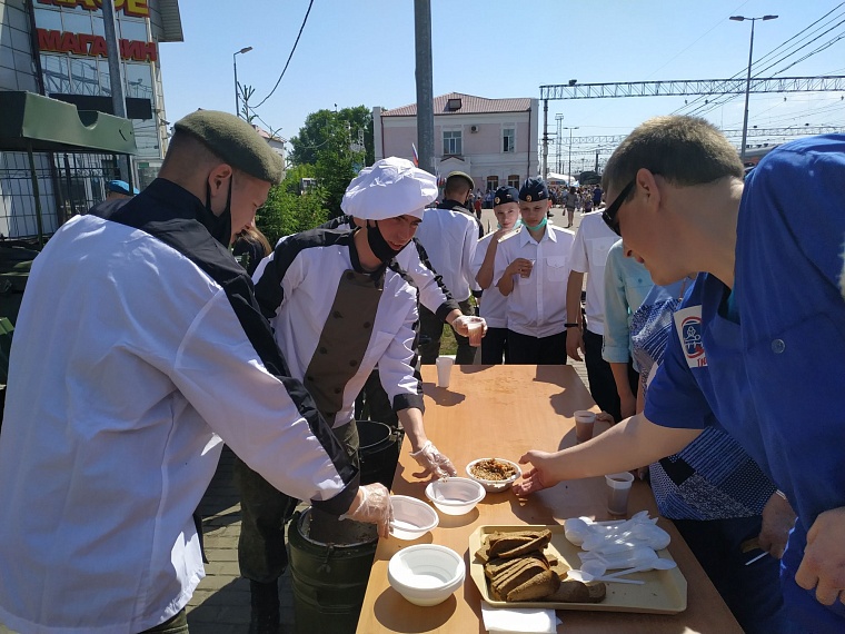 Т-90, "Коалиция", новые автоматы: в Тюмень прибыл поезд Минобороны