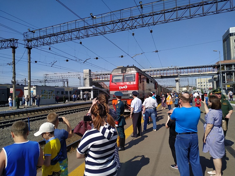 Т-90, "Коалиция", новые автоматы: в Тюмень прибыл поезд Минобороны