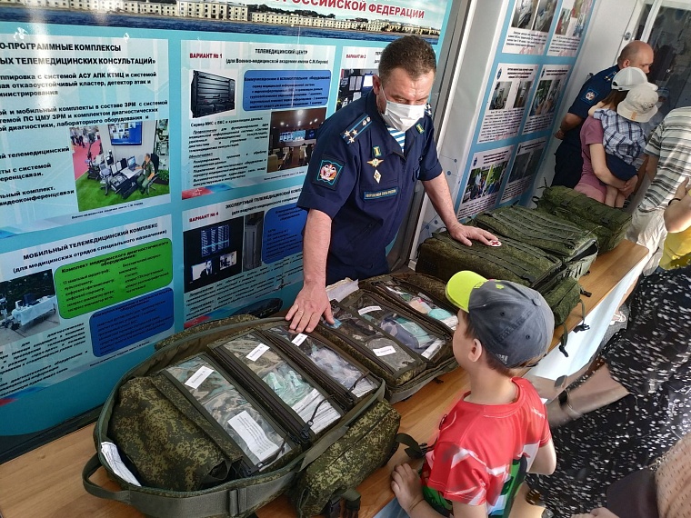 Т-90, "Коалиция", новые автоматы: в Тюмень прибыл поезд Минобороны