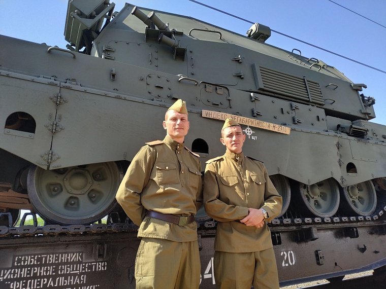 Т-90, "Коалиция", новые автоматы: в Тюмень прибыл поезд Минобороны