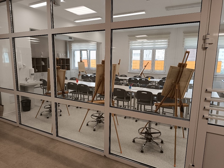 Так выглядит класс по изобразительному искусству