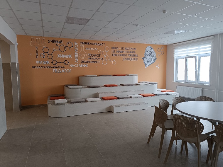 В тюменском микрорайоне "Тура" открыли школу с зимним садом