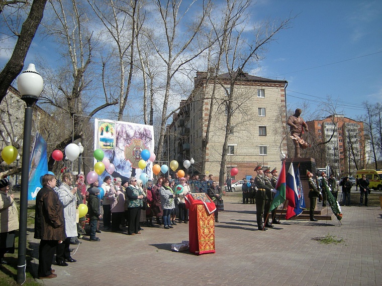 Тюменцам-ликвидаторам салютовали в сквере Мужества