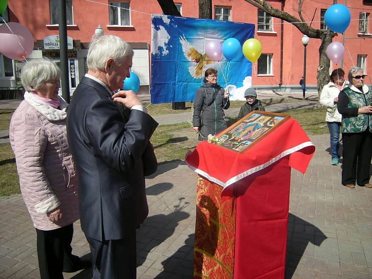 Тюменцам-ликвидаторам салютовали в сквере Мужества
