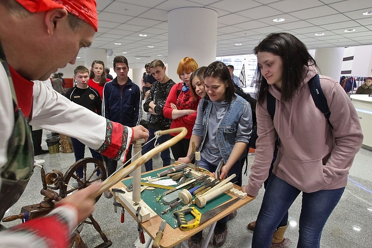 Тюменский музейный комплекс намерен купить работы участников конкурса «Славим человека труда»