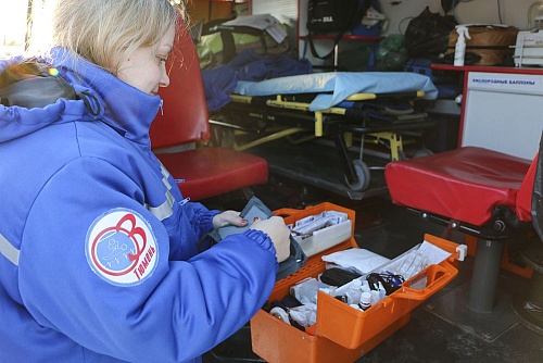 Пожилой тюменец подавился макаронами и стал задыхаться