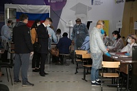 На участках отмечают удобство разделения выборов на три дня