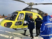 Тюменского вахтовика с тяжелыми травмами доставили в больницу вертолетом Центра медицины катастроф