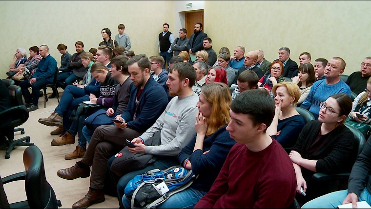 Тюменцы неоднозначно высказались по строительству небоскреба у ЦУМа