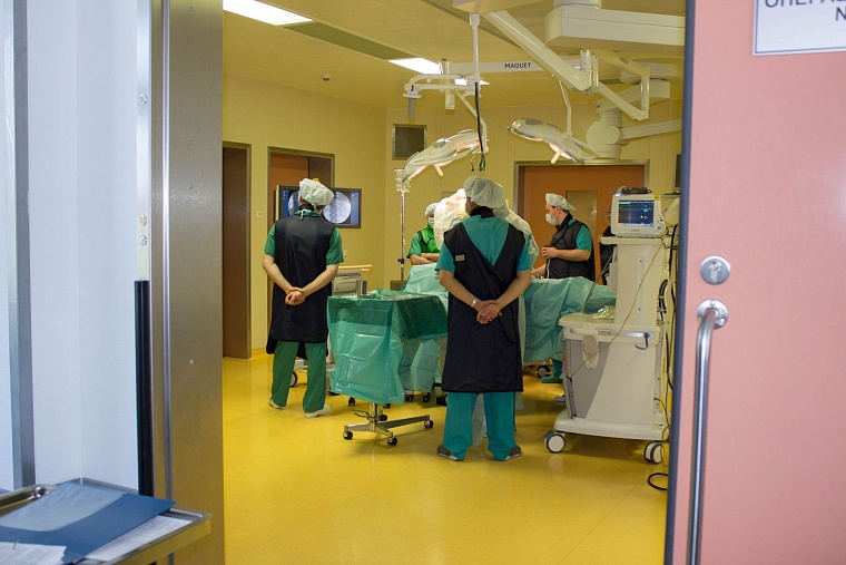 Тюменские врачи помогли пациентке с болезнью Паркинсона вернуться в профессию экономиста