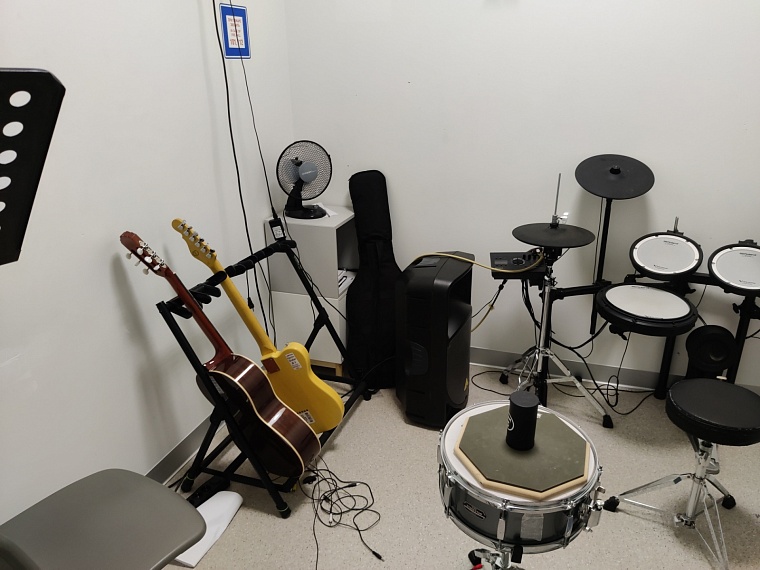 Музыкальный уголок