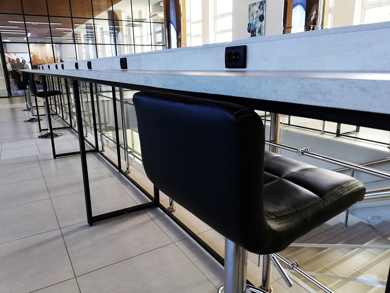 Работники каких профессий дольше всех трудятся на одном месте