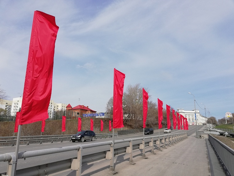 Весь город в звездах: как украсили Тюмень к 77-летию Победы