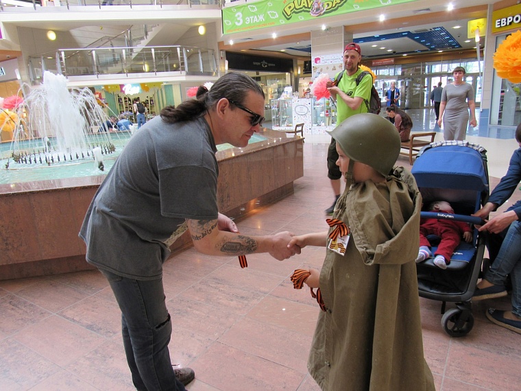 В Тюменской области жителям раздадут более 300 тысяч георгиевских лент