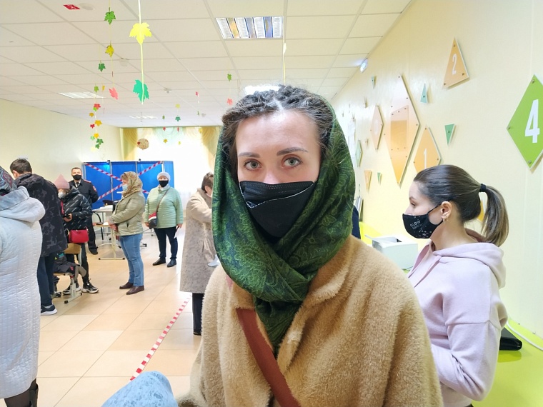 На избирательном участке в МЖК голосует молодежь