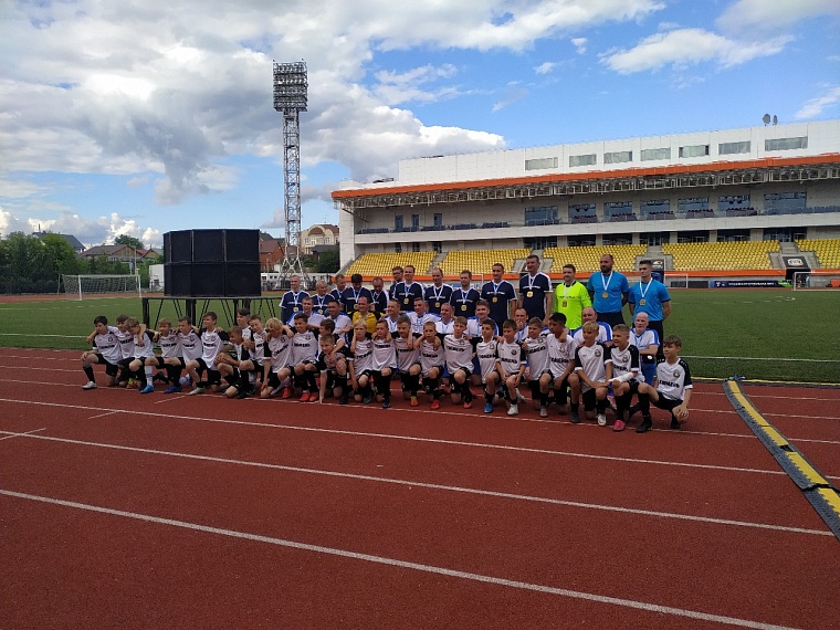 На стадионе "Тюмень" горожане отмечают День молодежи вместе с ГИБДД