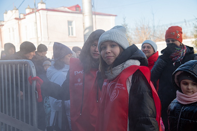 Поезд Деда Мороза сделал остановку в Тюмени