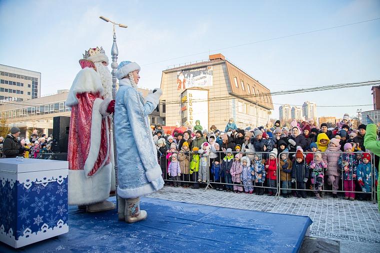 Поезд Деда Мороза сделал остановку в Тюмени