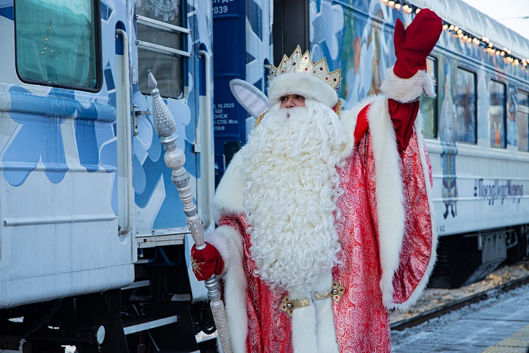 Поезд Деда Мороза сделал остановку в Тюмени